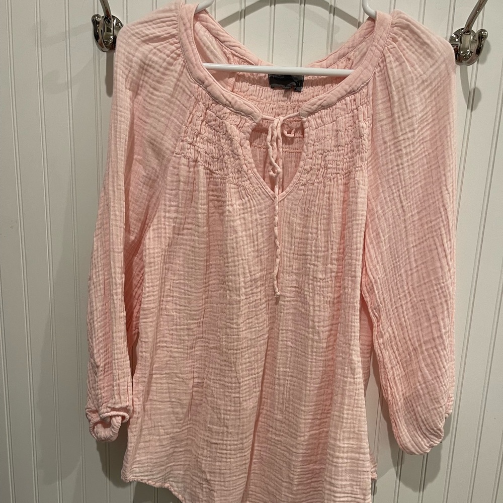 NWOT Michael‎ Stars Double gauze smocked top!